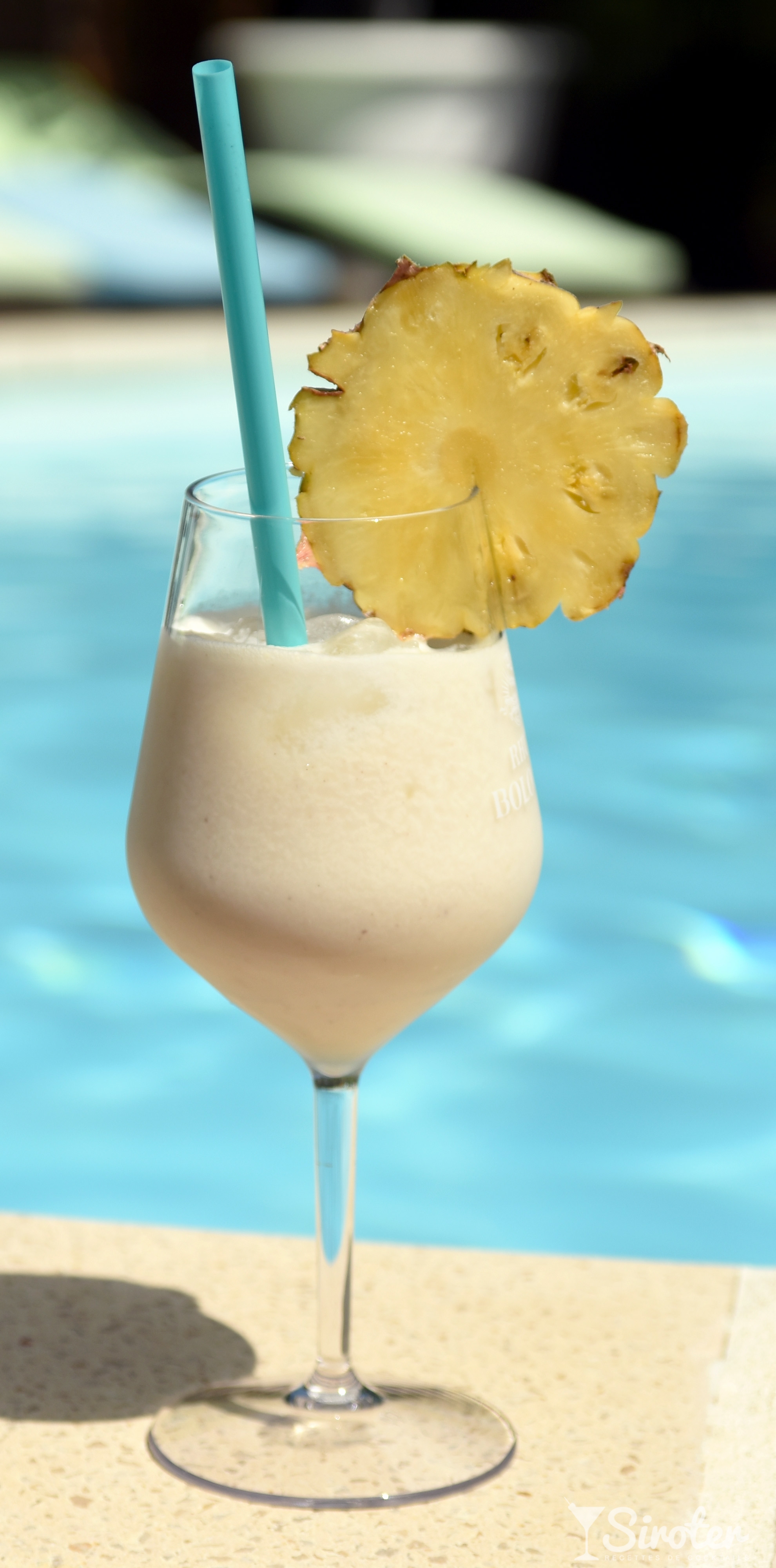 Piña Colada Cocktail : Recipe, instructions and reviews ...